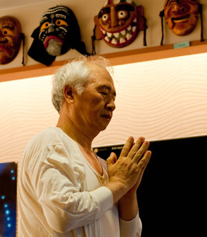 bowing-prayer.jpg