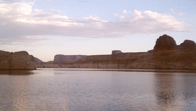 20110813_ilchi-lee-dawn-at-lake-powell