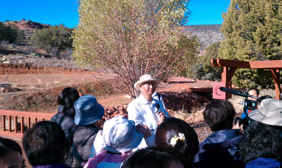 Ilchi Lee giving talk in Healing Garden at Sedona Mago Retreat Ilchi Lee giving talk in Healing Garden at Sedona Mago Retreat